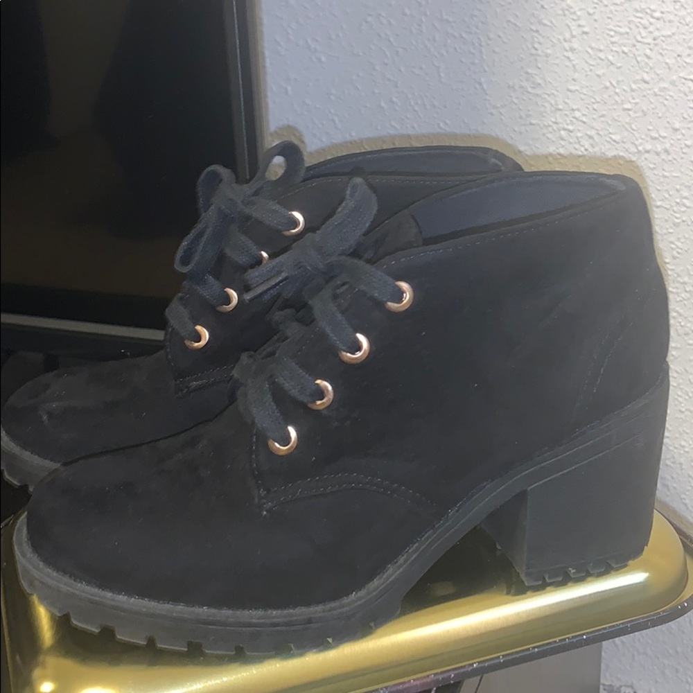 London Rebel gold eyelet lace up boots
